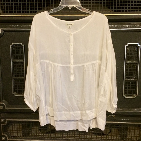 Max Studio Tops - 🆕 Max Studio flowy blouse