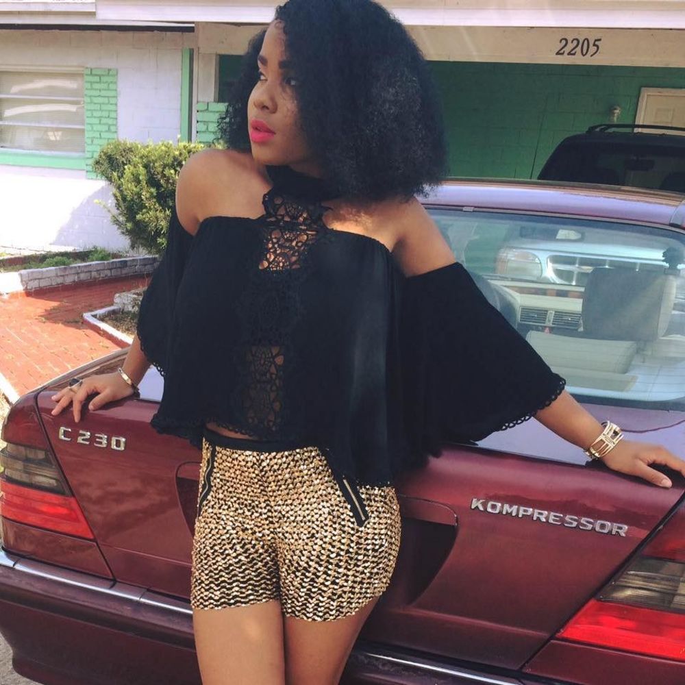 Meet your Posher, Crystal