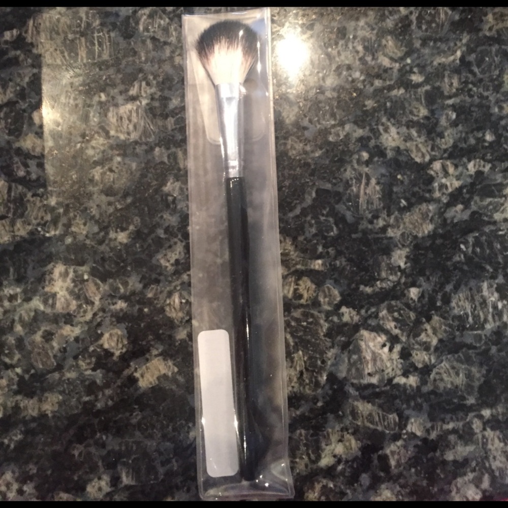Anastasia Face Brush #23
