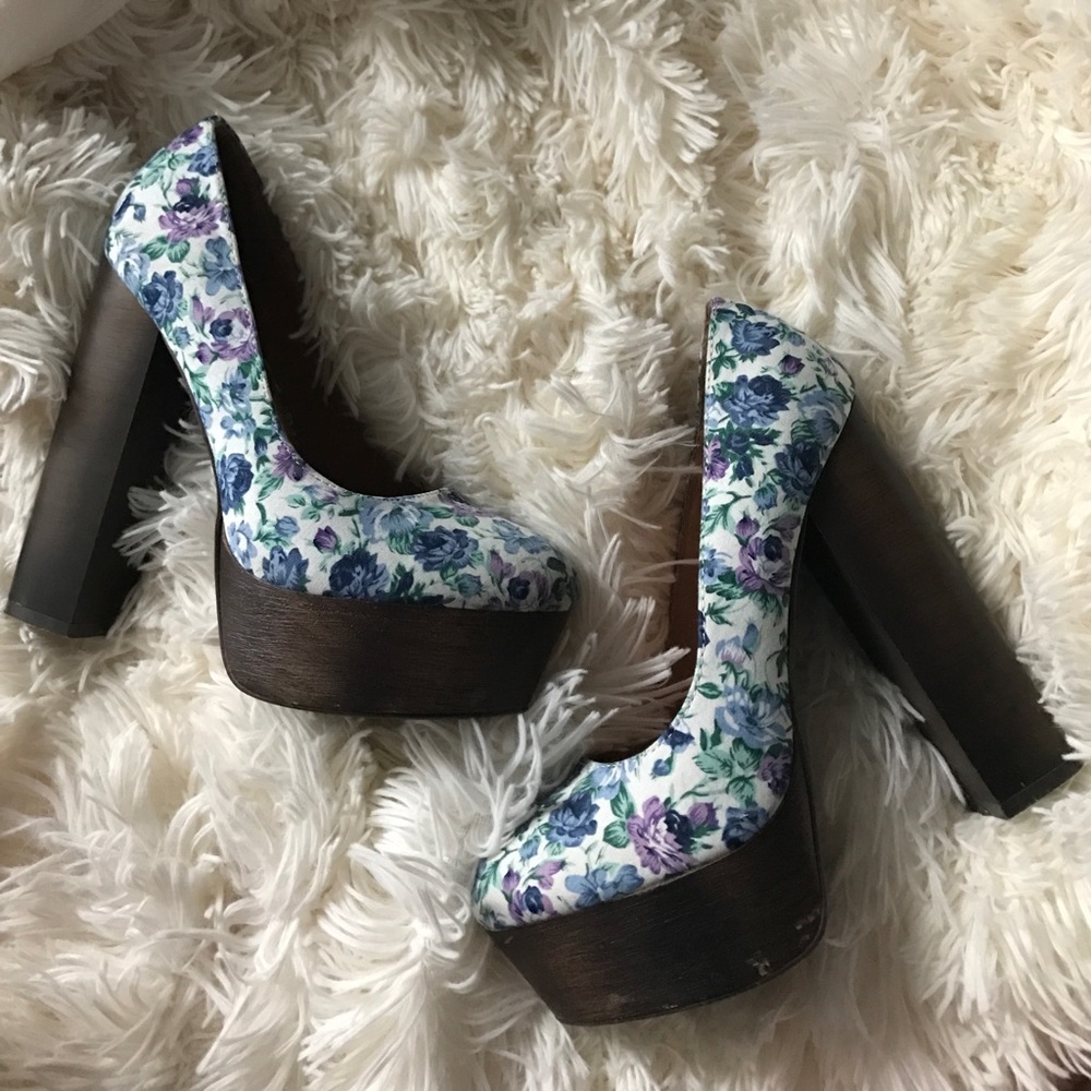 Floral print heels