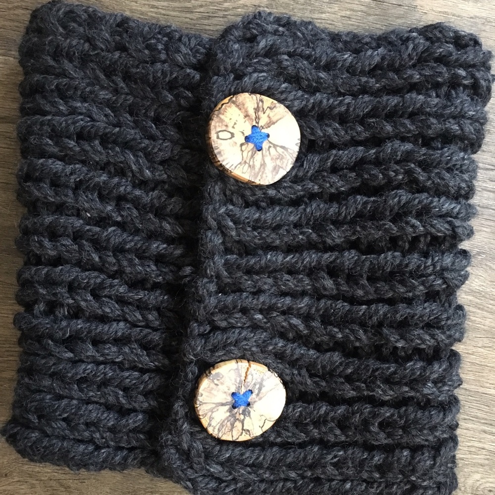 Chunky tunnel scarf
