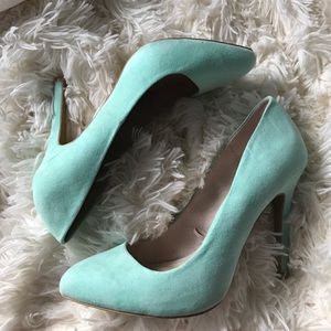 Beautiful mint suede heels