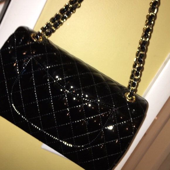 🚫SOLD🚫 NWT Patent Leather Quilted Shoulder Bag - Picture 3 of 7