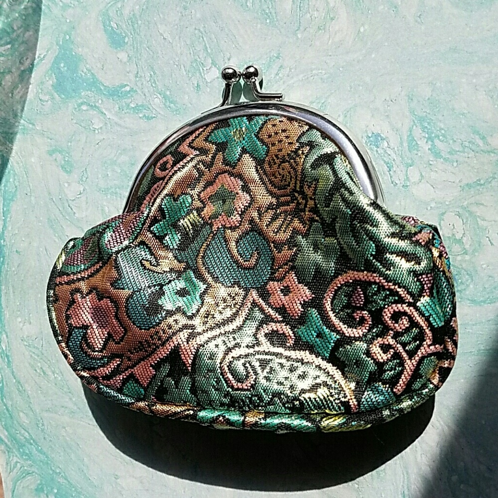 🎉HP 5/6🎉 NWOT Kimchi Blue Brocade Coin Purse