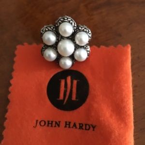 JH pearl ring