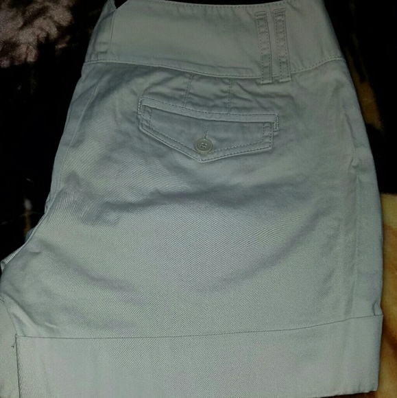 Shorts - Picture 3 of 4