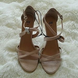 h&m nude suede heels