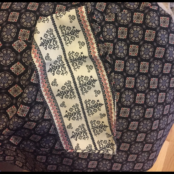 FINAL PRICE Large Printed Bell Sleeve Shift Dress - Picture 6 of 8