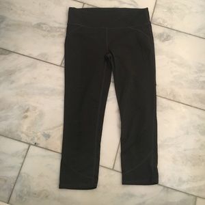 Fabletics charcoal capris