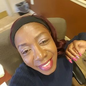 Meet your Posher, Maxine