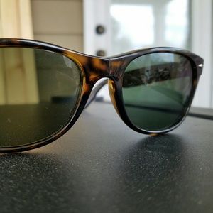 Ray Ban new wayfarer tortoise shell 55mm