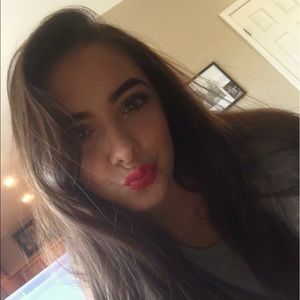 Meet your Posher, Makenzie
