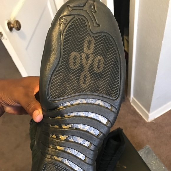 Athletic_Shoes
