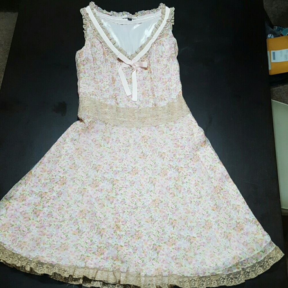 Red by valentino!2x Host pick!