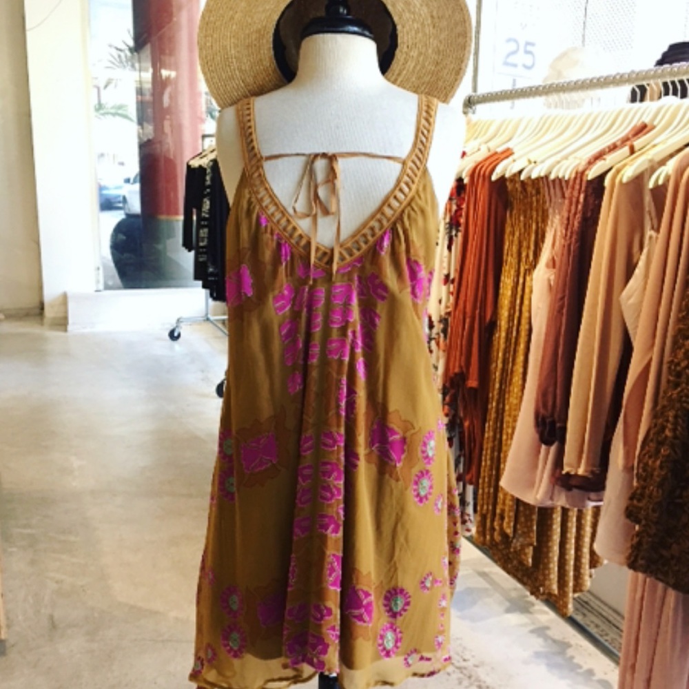 HOLDING ✨For love & lemons Barcelona dress