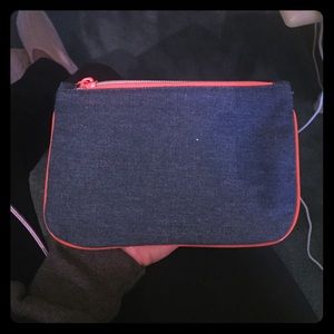 Cosmetic bag
