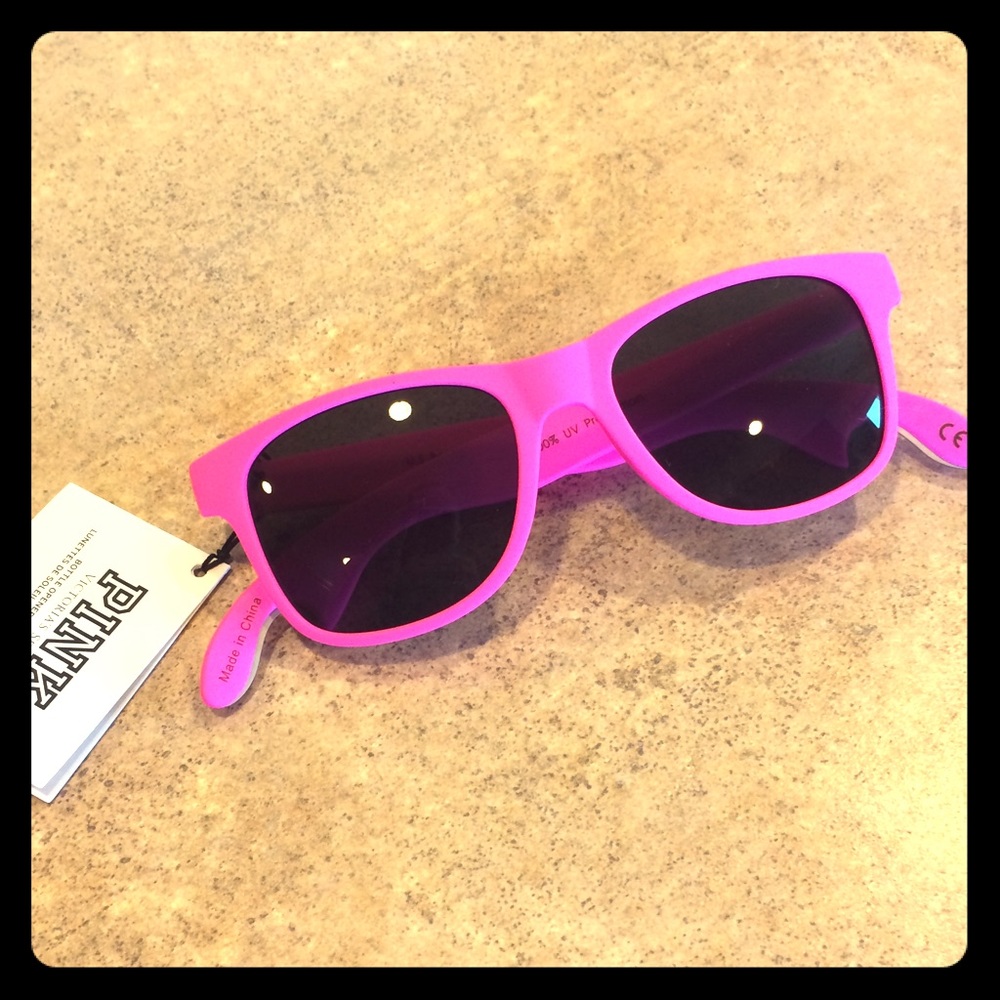 😎Sunglasses with bottle openers on ear pieces