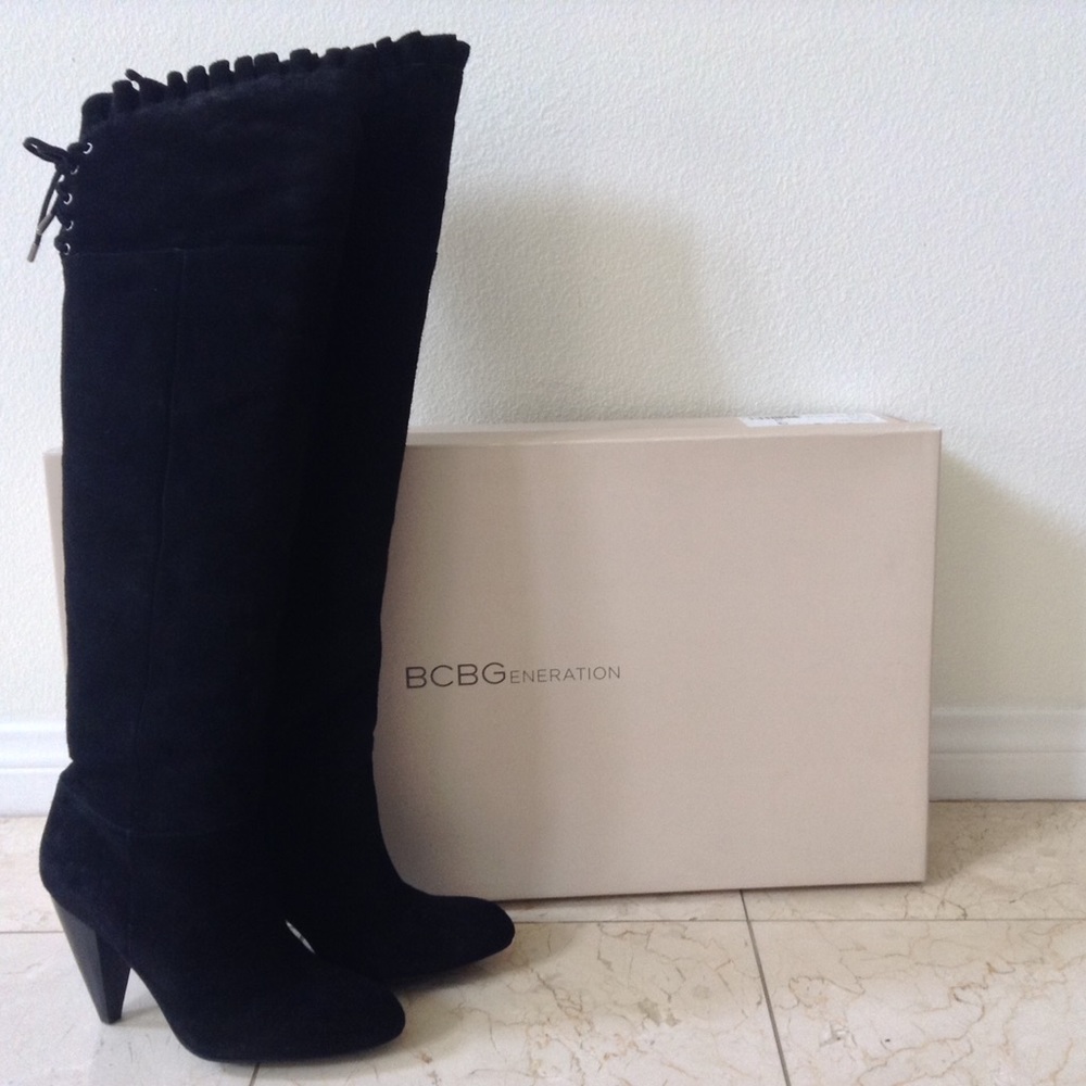BCBGeneration Sz 7 Black Suede Knee High Boots