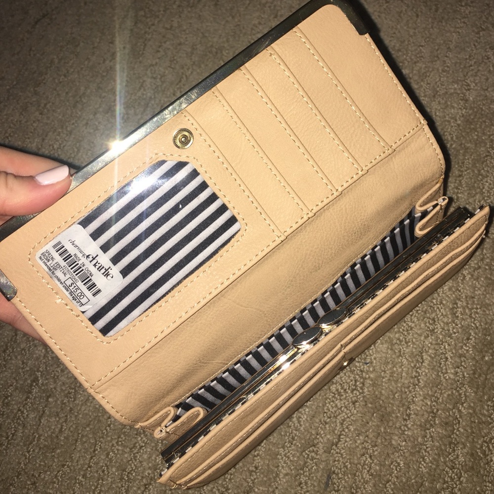 Tan Wallet - Picture 3 of 4