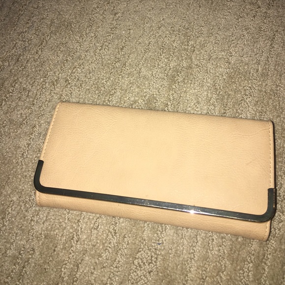 Tan Wallet - Picture 2 of 4