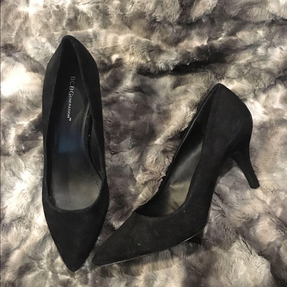 BCBGeneration black velour heels 9.5