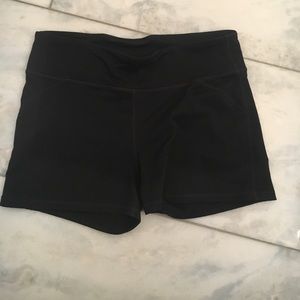 Fabletics booty workout shorts