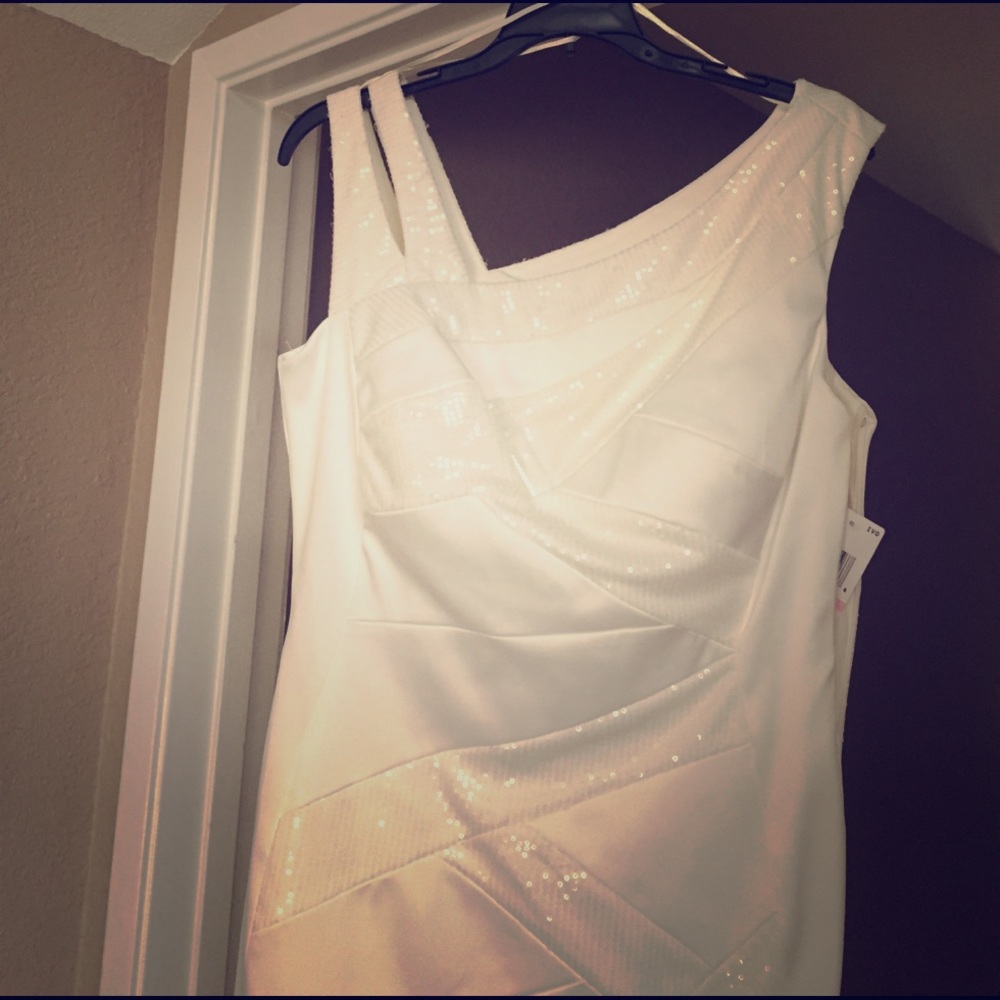 Beautiful beige dress... sangria