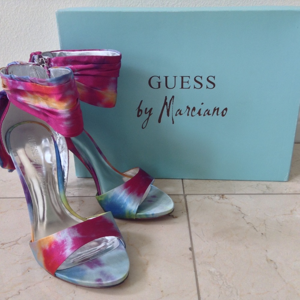 Guess by Marciano Womens Sz 7 Satin Heels