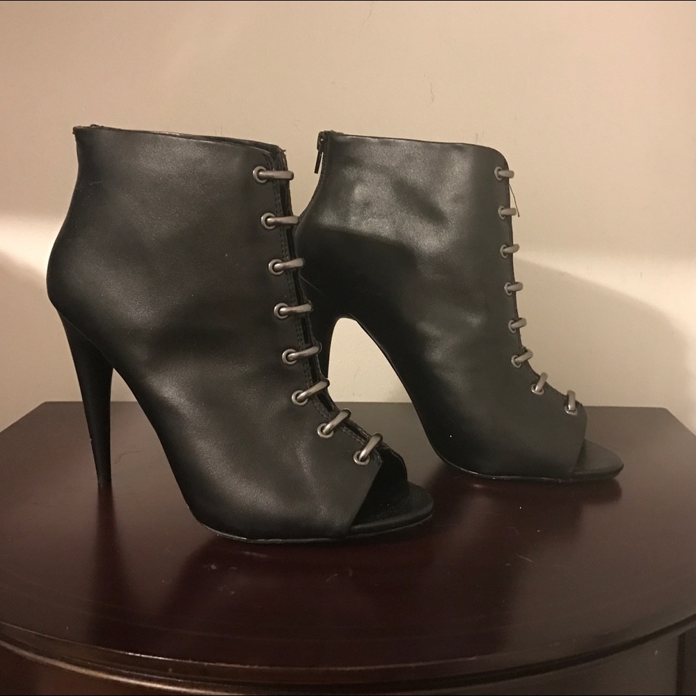Really cute booties!
