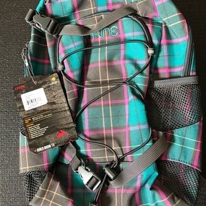 Dakine Girl's 13L backpack