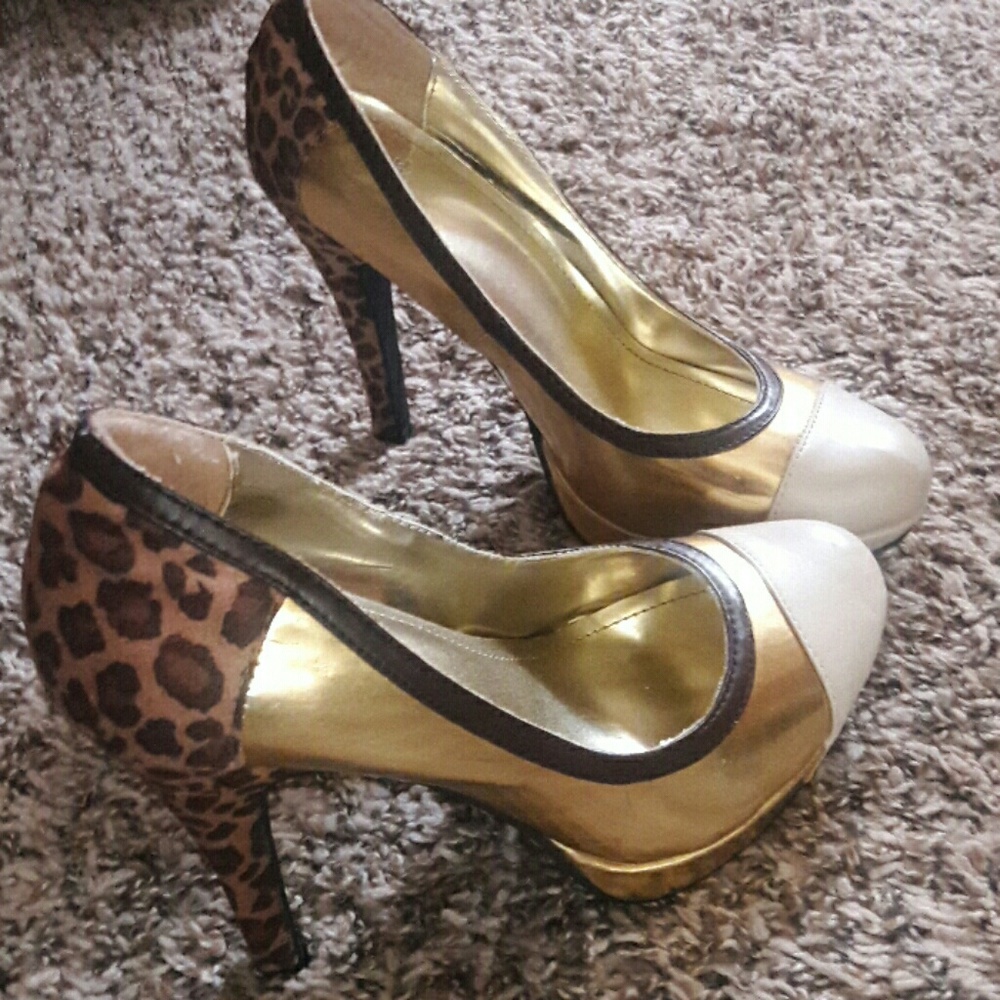 These are adorable Shiekh cheetah print Shoes