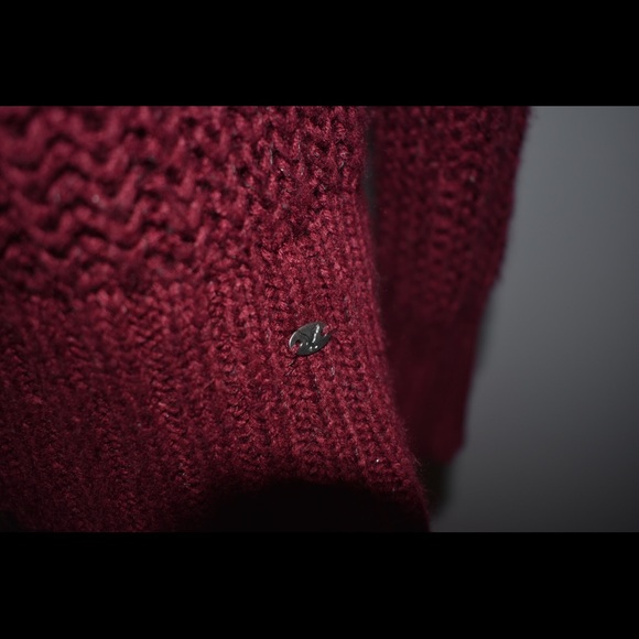 Sweater - Picture 2 of 4