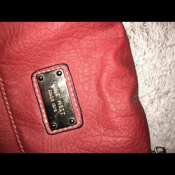 Nine West red crossbody bag - Picture 3 of 3