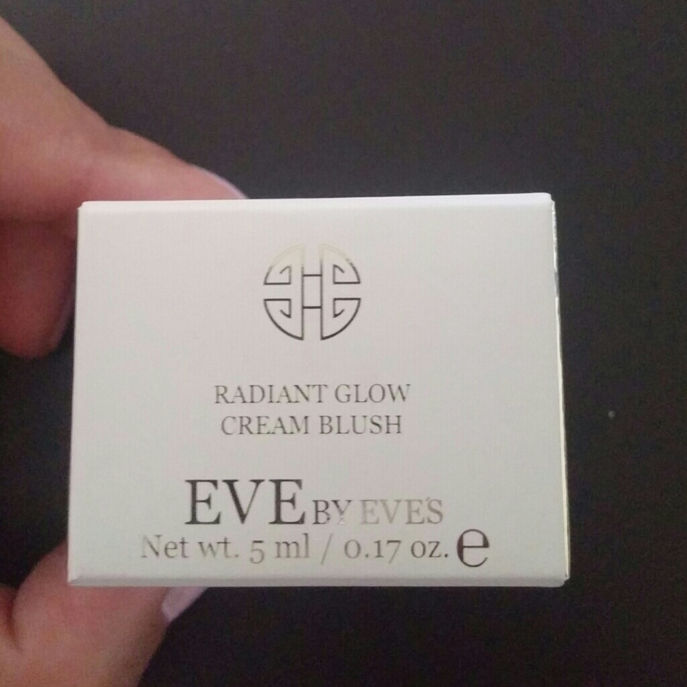 Cream blush
