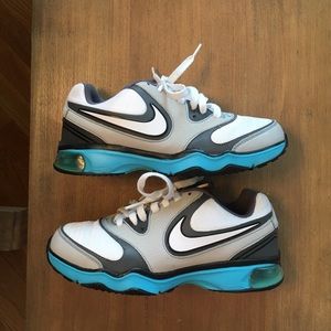 Ladies Nike tennis shoes size 7