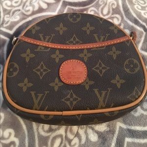 Louis Vuitton Pouch/Small Satchel