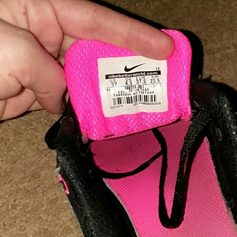 Nike - Picture 4 of 4