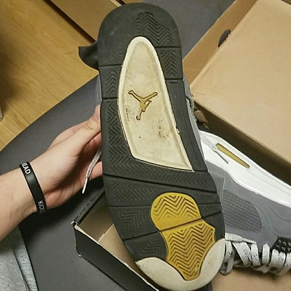 Air Jordan 4 - Picture 2 of 4