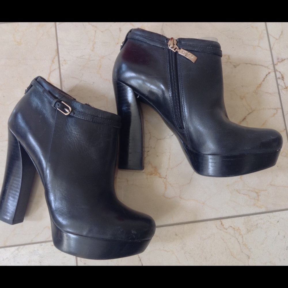 Guess Womens Sz 7 Black Leather Ankle Booties