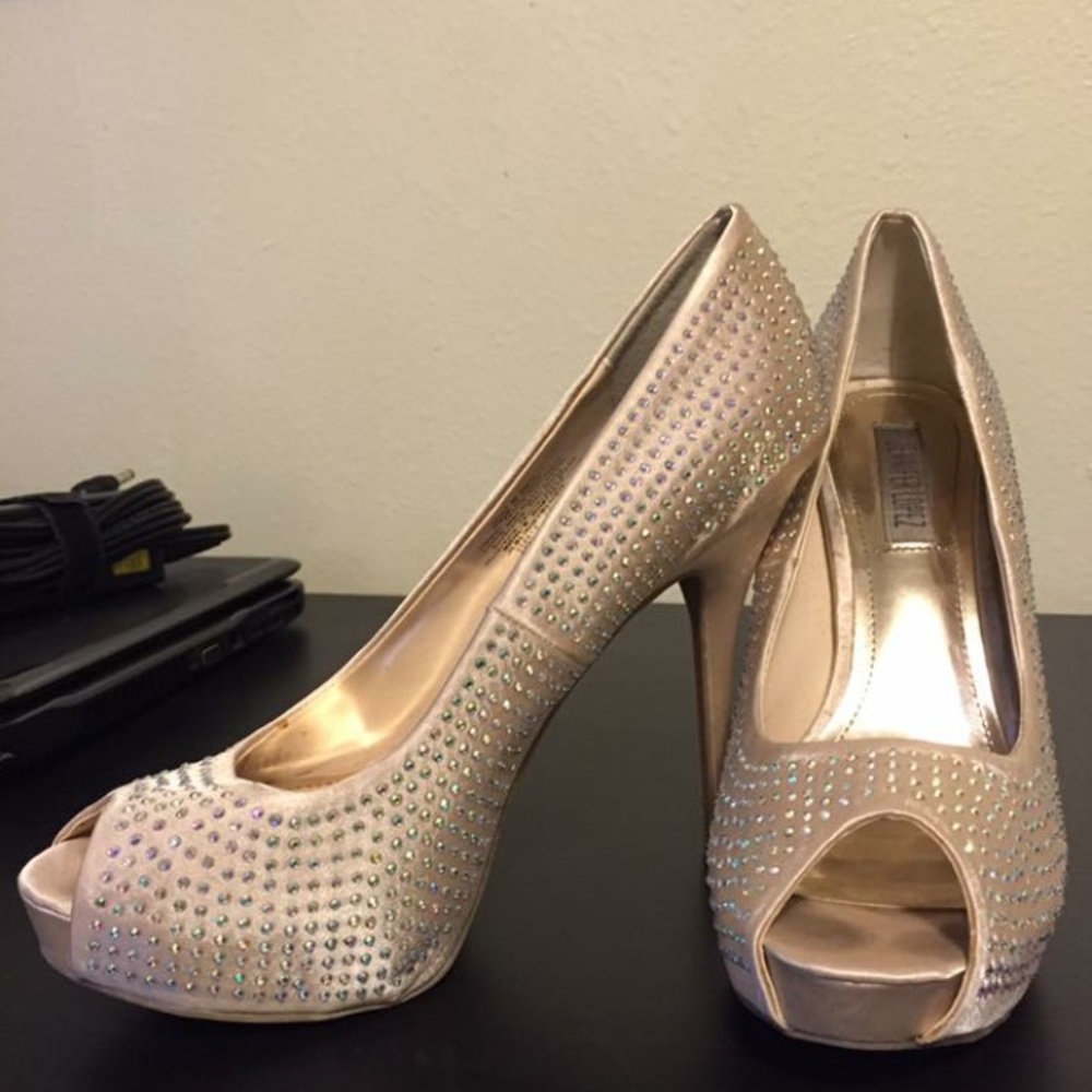 Tan Jennifer Lopez heels