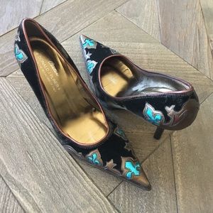 Donald J Pliner brown VELVET  stiletto size 6
