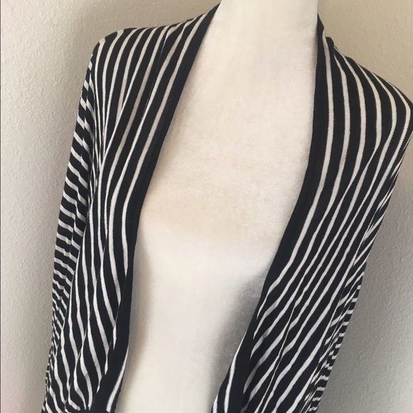 MINKPINK Open Front Black & White Striped Cardigan - Picture 2 of 4