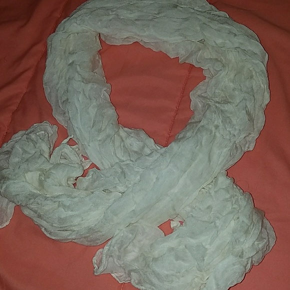 Scarf/wrap - Picture 2 of 4