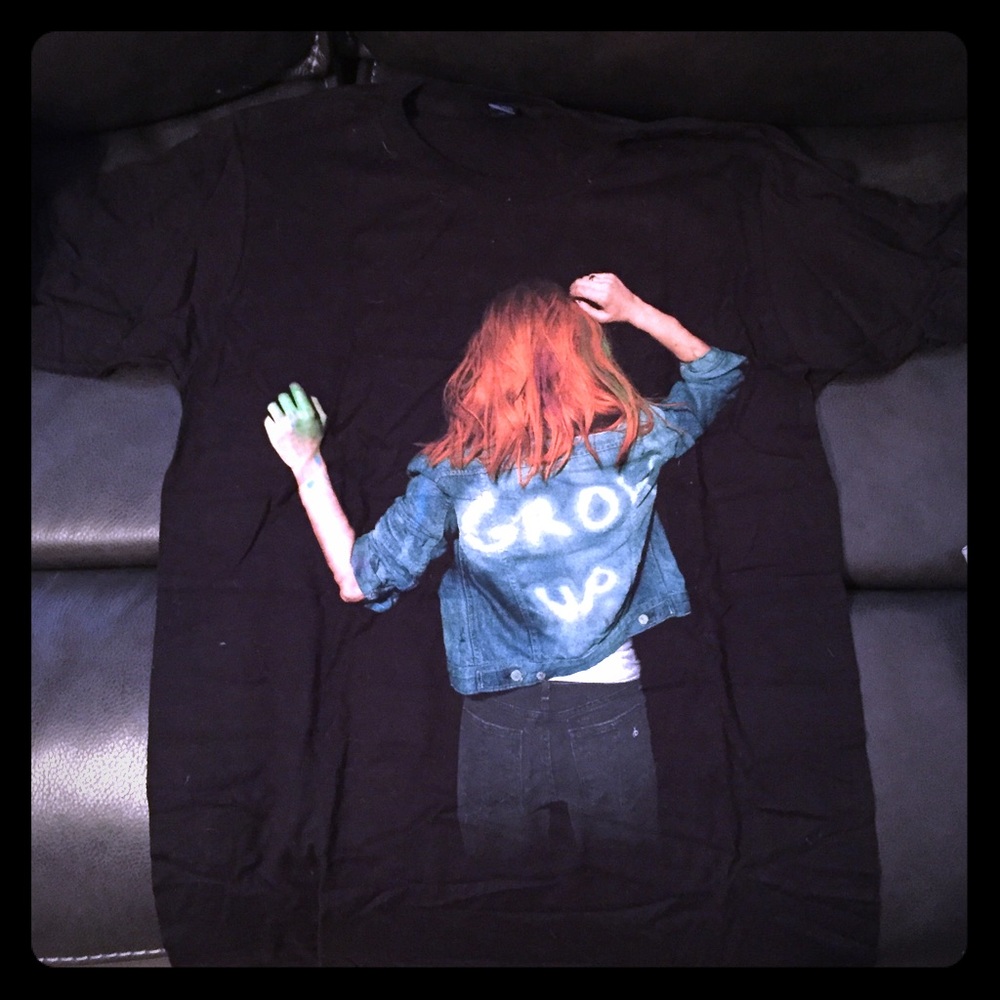 Paramore band tee!