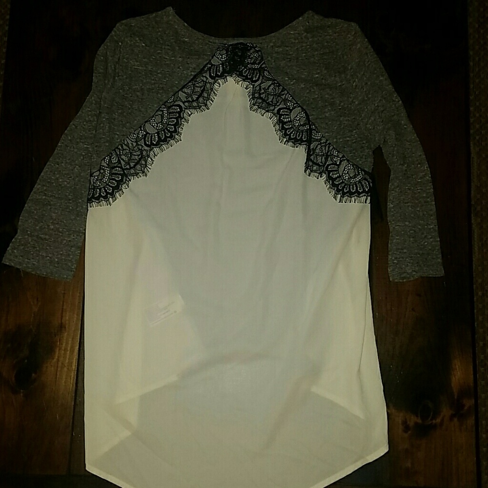3/4 Length Sleeve Top - Picture 2 of 2