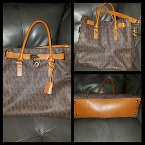 🚫SOLD🛇Michael Kors Shoulder/Handbag