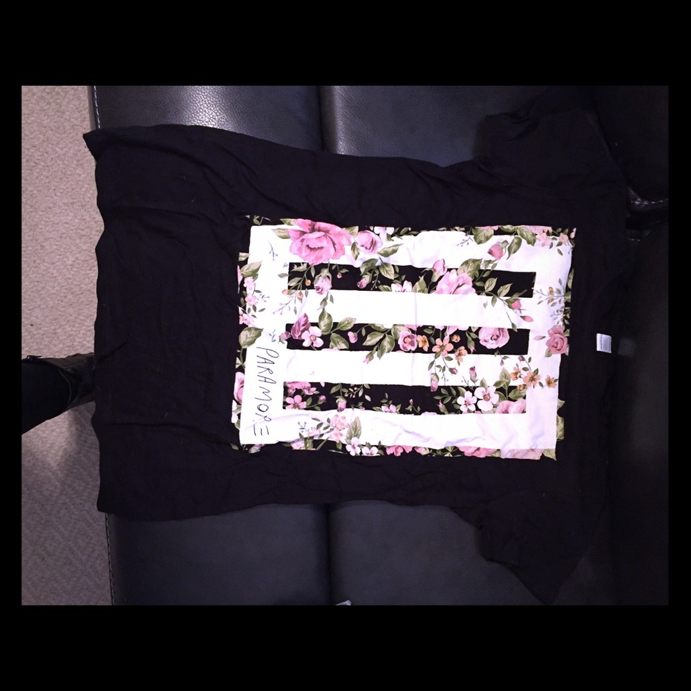 Paramore band tee!