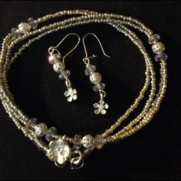 Necklace and earrings - Picture 2 of 2