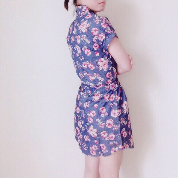 5⭐️Floral Denim mini dress - Picture 3 of 4