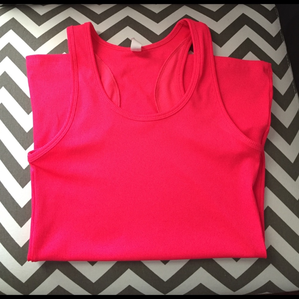 **WORN ONCE** Under Armour heatgear Ribbed Tank